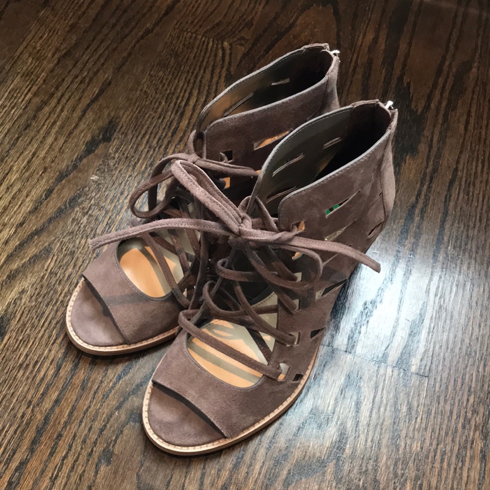 Vince Camuto Shoes never worn